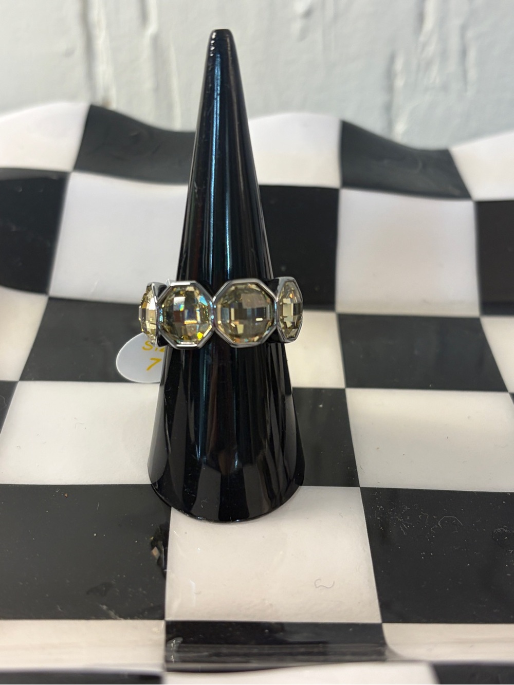 Bomb party ring size 7 lemon cz